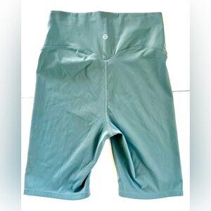 Lululemon women’s biker shorts